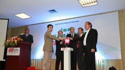 Thời khắc bấm nút khai trương, chính thức ra mắt Tạp chí điện tử VietTimes