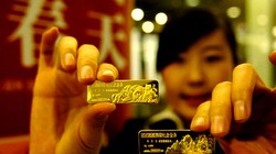 Nga – Trung “cậy” vàng để “né đòn” của Mỹ