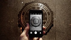 Apple đang phải đối diện cuộc chiến với FBI.