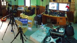 Hệ thống máy quay được ông Tuấn chuẩn bị để tường thuật buổi làm việc với đại diện VTV trên Youtube - Ảnh: M.Tuấn