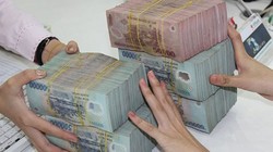 Để ứng xử với hướng sửa Thông tư 36, ngân hàng hoàn toàn có thể đẩy mạnh hơn nữa huy động vốn ngắn. Mở rộng được quy mô vốn ngắn hạn càng lớn thì càng co hẹp tỷ lệ đã sử dụng để cho vay trung dài hạn. Nhưng lãi suất các kỳ hạn ngắn phổ biến vẫn túc tắc dư