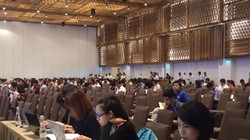 9h sáng, hội trường vẫn vắng hoe