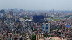 Dự án đường vành đai hai đoạn Ngã Tư Sở - Ngã Tư Vọng (đường Trường Chinh) được khởi công tháng 10/2013 với tổng mức đầu tư 2.560 tỷ đồng. Tuyến đường gần 2 km này từng được Sở Quy hoạch Kiến trúc Hà Nội mô tả là "cong mềm mại". Điểm đầu của tuyến giao vớ