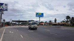 Trạm thu phí Cai Lậy vẫn còn chưa thu phí vào sáng 18-8. (Ảnh: NLĐ)