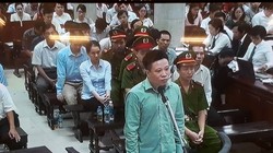 Hà Văn Thắm trong phiên xử sáng 31/08. (Ảnh: K.T)