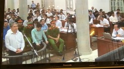 Bị cáo Nguyễn Xuân Sơn "bàng hoàng" khi bị cáo buộc tội "tham ô tài sản". (Ảnh: T.T)