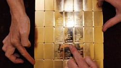 Giá USD tăng vọt, vàng SJC rơi giá cả trăm nghìn đồng. (Nguồn: MarketWatch)