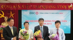 Ông Cao Cự Trí (thứ hai từ bên phải) trong ngày được bầu làm Trưởng Ban Kiểm soát BIC nhiệm kỳ 2015 - 2020. (Ảnh: BIC)
