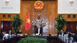 Thủ tướng Chính phủ Nguyễn Xuân Phúc, Trưởng Tiểu ban Kinh tế - Xã hội chuẩn bị Đại hội XIII của Đảng chủ trì cuộc họp.