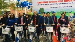 Bộ trưởng Nguyễn Thị Kim Tiến, đại diện các ngành và Đại sứ thiện chí Chương trình Sức khỏe Việt Nam Park Hang -Seo tuần hành ủng hộ chương trình Sức khỏe Việt Nam.