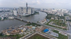 Trước nay, doanh nghiệp địa ốc thường được nhìn với con mắt không mấy thiện cảm, mặc định họ chỉ biết làm giàu nhờ chênh lệch địa tô. Song phải công bằng rằng khối doanh nghiệp bất động sản đã và đang đóng góp quan trọng vào quá trình phát triển của đất n