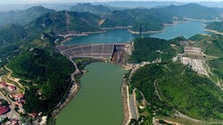 Hai nhà máy của "Shark" Liên và doanh nhân 8x Tuấn "Gelex" sẽ cùng dùng chung nguồn nước mặt Sông Đà ở hạ lưu Đập thủy điện Hòa Bình