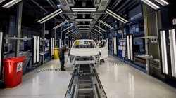 Vingroup chính thức công bố số xe Vinfast đã bán: 17.000 ô tô và 50.000 xe máy điện