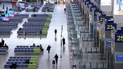 Một góc ga tàu Hồng Kiều tại Thượng Hải hôm 18/2. Ảnh: Reuters