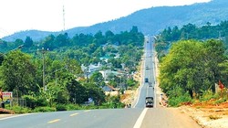 Một đoạn đường Hồ Chí Minh qua Tây Nguyên.