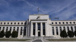  Fed hạ lãi suất xuống gần 0, cam kết mua vào 700 tỷ USD trái phiếu 