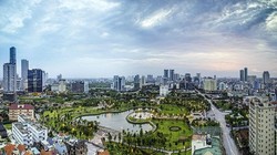 Với 5 hồ bơi trong lòng dự án và các hồ bơi riêng trong từng căn hộ, Sunshine Crystal River khẳng định đẳng cấp của phong cách sống nghỉ dưỡng thượng lưu và quý tộc.