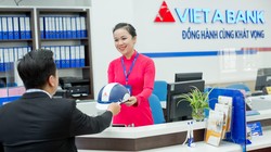 Ông Phương Hữu Việt rời ghế Chủ tịch HĐQT VAB sau 10 năm gắn bó (Ảnh: VAB)