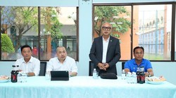 Tân Chủ tịch Sài Gòn FC Nguyễn Thái Phiên (thứ hai từ phải sang)