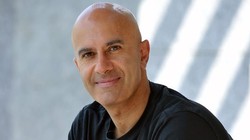 “Vị tu sĩ bán chiếc Ferrari” của doanh nhân - tác giả Robin Sharma được bạn đọc toàn cầu yêu thích