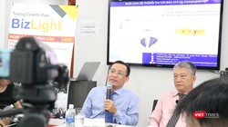 Ông Bùi Quang Tín – CEO trường doanh nhân BizLight (đang phát biểu) và ông Trần Thanh Hải, Chủ tịch HĐQT công ty CP Đầu tư kinh doanh Vàng Việt Nam