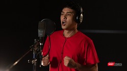 Hồ Quang Hiếu và 19 nghệ sĩ cùng xuất hiện trong MV "Việt Nam sẽ chiến thắng" (Ảnh: NVCC) 
