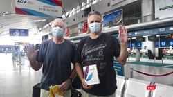 Ca bệnh số 22 và 23 tại sân bay Đà Nẵng ngày 10/4, cũng là ngày được lấy mẫu xét nghiệm khi nhập cảnh vào TP.HCM (Ảnh: Hồ Xuân Mai) 