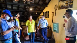 Chương trình tour đặc biệt “Theo dấu chân Biệt động Sài Gòn” đi vào hệ thống hầm nổi, địa đạo chứa người và vũ khí ngay trong lòng đô thị (Ảnh: SDL) 