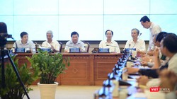 Nhiều Sở, ngành có mặt tại cuộc họp chiều nay 4/6, về tình hình kinh tế - xã hội, quốc phòng – an ninh của TP.HCM (Ảnh: TTBC)