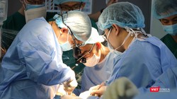 Các BS tại BV Chợ Rẫy vừa ghép tim thành công cho một bệnh nhân nam, đã hồi phục, khỏe mạnh (Ảnh: BVCR) 