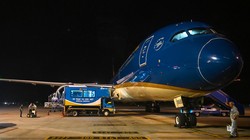 Phi công người Anh hồi hương trên dòng máy bay hiện đại nhất của hãng Boeing mà mình từng cầm lái. Ảnh: Zing