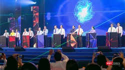 Các đại biểu nhấn nút kích cầu du lịch nội địa tại Ngày hội Du lịch TP.HCM (Ảnh: HB) 