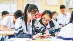 Đa phần cho rằng không yên tâm được với việc học sinh được sử dụng điện thoại trong giờ học (Ảnh: Thúy Nga) 