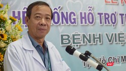 TS. BS Nguyễn Văn Vĩnh Châu – Giám đốc BV Bệnh Nhiệt đới TP.HCM đã cắt băng khai trương hệ thống telemedicine khám chữa bệnh từ xa (Ảnh: Hòa Bình) 