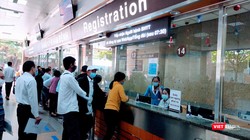 Quầy tiếp nhận bệnh nhân có BHYT tại Bệnh viện ĐH Y Dược TP.HCM (Ảnh: Hoà Bình) 