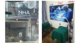 Bên dưới là quán cà phê, bên trên là cơ sở thẩm mỹ “chui” (Ảnh: SYT) 