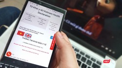 Khai báo y tế trực tuyến qua điện thoại. Ảnh minh họa.