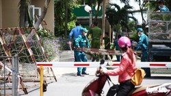  Lực lượng chức năng khoanh vùng block A1, chung cư Sunview Town (phường Hiệp Bình Phước, TP Thủ Đức) - Ảnh Nhật Thịnh