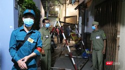 Lực lượng chức năng phong toả khu vực gần nơi sinh hoạt của Hội thánh Truyền giáo Phục hưng. Ảnh: Đình Văn