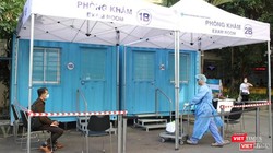 Phòng khám áp lực âm dã chiến được triển khai tại bệnh viện ĐH Y Dược TP.HCM từ những đợt lây nhiễm đầu tiên - Ảnh: Hòa Bình