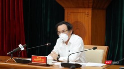 Bí thư Thành ủy TP.HCM Nguyễn Văn Nên chủ trì cuộc họp tại điểm cầu Thành ủy. Ảnh: Khang Minh