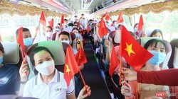  Đoàn y bác sĩ Bệnh viện Đa khoa Trung ương Quảng Nam lên đường hỗ trợ TP.HCM chống dịch COVID-19. Ảnh: Hồ Xuân Mai