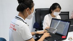 Lực lượng y tế xả thân phục vụ cộng đồng tại TP.HCM - Ảnh: HCDC