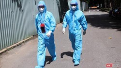 Những chiến binh áo trắng chiến đấu với COVID-19. Ảnh GVT