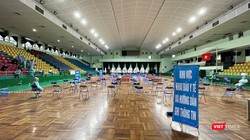 Khu vực khai báo y tế và hướng dẫn thông tin tiêm vaccine COVID-19 đợt 5 tại TP.HCM - Ảnh: Phạm Nguyễn