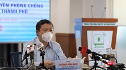 Phó Chủ tịch UBND TP.HCM Dương Anh Đức trao đổi tại buổi họp báo