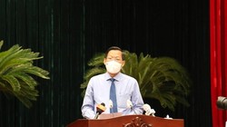 Ông Phan Văn Mãi phát biểu sau khi nhậm chức. Ảnh- Long Hồ