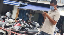 Ông Trương Mạnh Thảo (cán bộ trật tự đô thị phường 2, quận 6) bị bắt vì dẫn mối tiêm vắc xin COVID-19 trái phép - Ảnh: H.T.T.H.