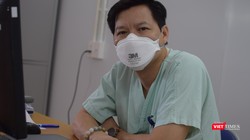 TS.BS Lưu Quang Thuỳ - Phó Giám đốc Trung tâm Gây mê và Hồi sức ngoại khoa (Bệnh viện Hữu nghị Việt Đức), Phó Giám đốc điều hành Trung tâm Hồi sức tích cực người bệnh COVID-19 (trực thuộc Bệnh viện Việt Đức tại TP.HCM). Ảnh: Hoà Bình