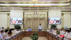 Toàn cảnh cuộc họp UBND TP.HCM họp trực tuyến với lãnh đạo Thành phố Thủ Đức và các quận, huyện chiều 19/10. Ảnh: Linh Nhi 
